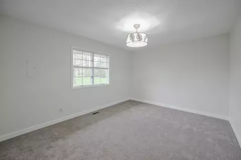 Bedroom - 732 Grandview Dr, Springfield, OH 45503 photo 3 of 4