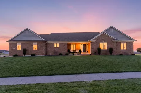 101 Cedarbrook Ct, Anna, OH 45302