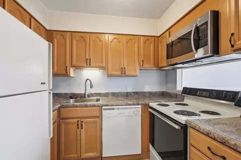 Kitchen - 615 Villa Rd #B, Springfield, OH 45503 photo 1 of 4