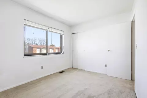 Bedroom - 615 Villa Rd #B, Springfield, OH 45503 photo 3 of 3