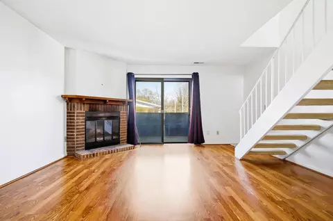 Living - 615 Villa Rd #B, Springfield, OH 45503 photo 1 of 3