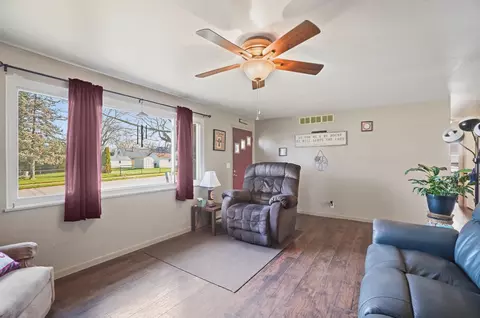 Living - 1215 Northgate Rd, Springfield, OH 45504 photo 1 of 1
