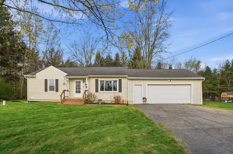 2566 S Grubb Rd, Lima, OH 45806