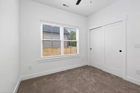 Bedroom - 1758 Northpoint Ln, Springfield, OH 45503 photo 4 of 8