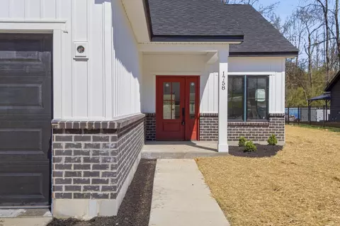 Exterior - 1758 Northpoint Ln, Springfield, OH 45503 photo 5 of 9