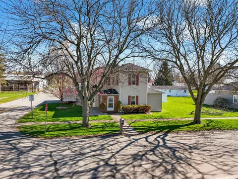 301 E Main St, Belle Center, OH 43310
