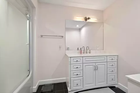 Bath - 2685 Kilkenny Ct, Springfield, OH 45503 photo 5 of 9