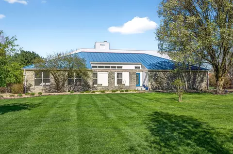 Exterior - 2685 Kilkenny Ct, Springfield, OH 45503 photo 3 of 16