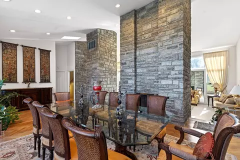 Dining - 2685 Kilkenny Ct, Springfield, OH 45503 photo 3 of 4