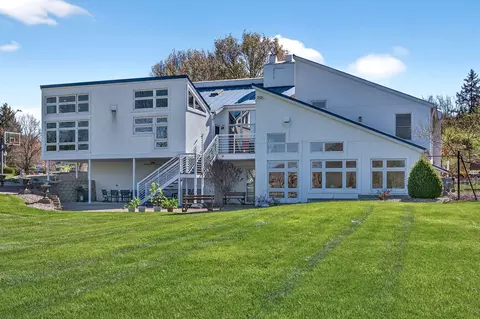 Exterior - 2685 Kilkenny Ct, Springfield, OH 45503 photo 6 of 16