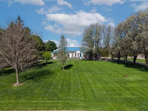 Exterior - 2685 Kilkenny Ct, Springfield, OH 45503 photo 8 of 16
