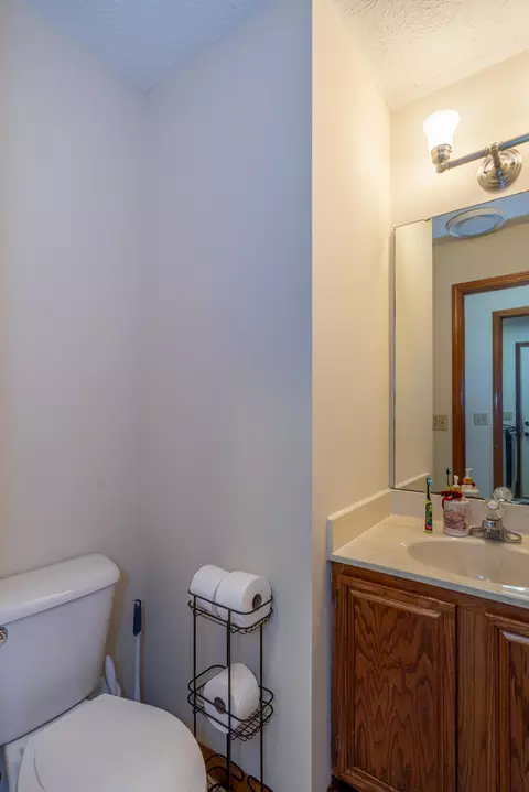 Bath - 3628 Petre Rd, Springfield, OH 45502 photo 1 of 5