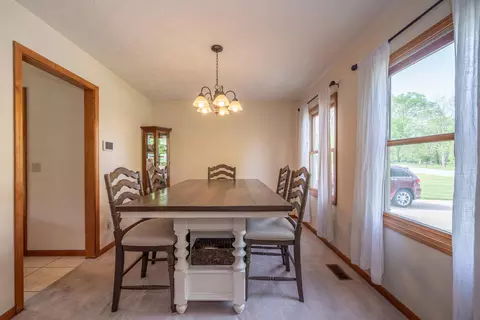 Dining - 3628 Petre Rd, Springfield, OH 45502 photo 1 of 2