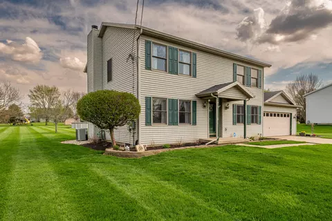 Exterior - 3628 Petre Rd, Springfield, OH 45502 photo 3 of 12