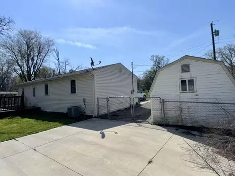 Exterior - 4744 Oxtoby St, Springfield, OH 45505 photo 4 of 7