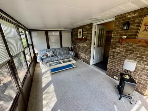 Exterior - 1013 Abington Pl, Springfield, OH 45503 photo 6 of 7