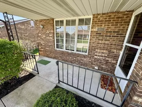 Exterior - 1013 Abington Pl, Springfield, OH 45503 photo 4 of 7