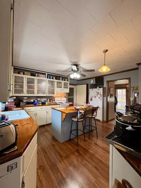 Kitchen - 142 S Vandemark Rd, Sidney, OH 45365 photo 3 of 4