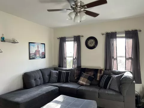 Living - 1014 Driscoll Ave, Springfield, OH 45506 photo 1 of 1