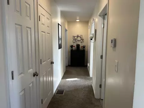 Entry Way - 1014 Driscoll Ave, Springfield, OH 45506 photo 2 of 2
