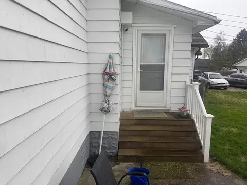 Exterior - 2514 Beatrice St, Springfield, OH 45503 photo 4 of 6