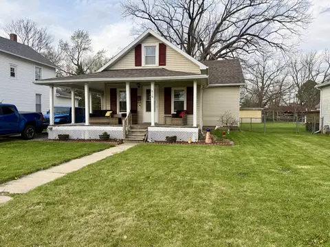 616 E Bellefontaine St, Wapakoneta, OH 45895
