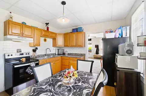 Kitchen - 1027 Lafayette Ave, Springfield, OH 45505 photo 1 of 3