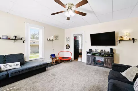 Living - 1027 Lafayette Ave, Springfield, OH 45505 photo 1 of 1