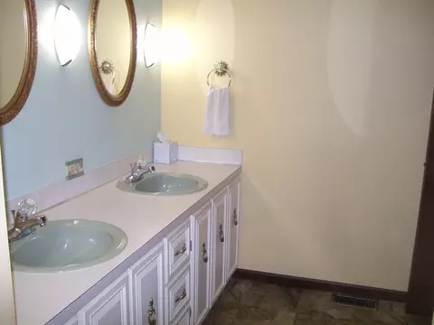 Bath - 1316 Michael Ave, Celina, OH 45822 photo 2 of 4