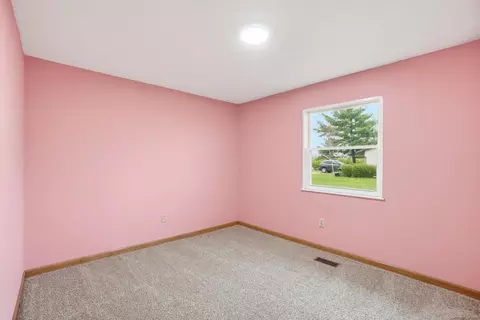 Bedroom - 3715 Randee Ln, Springfield, OH 45502 photo 3 of 6