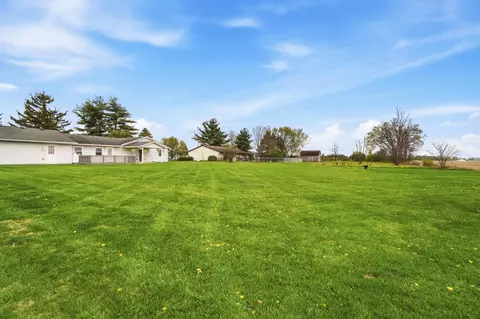 Exterior - 3715 Randee Ln, Springfield, OH 45502 photo 9 of 9