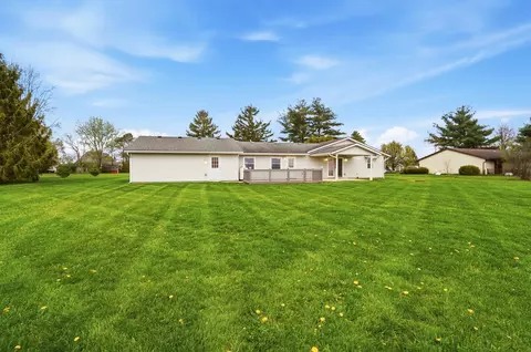 Exterior - 3715 Randee Ln, Springfield, OH 45502 photo 5 of 9