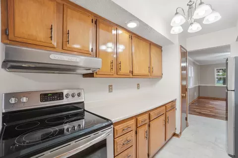 Kitchen - 3715 Randee Ln, Springfield, OH 45502 photo 4 of 6