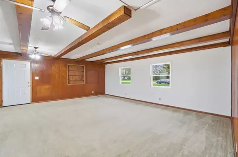 Living - 3715 Randee Ln, Springfield, OH 45502 photo 8 of 10