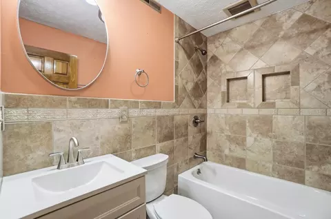 Bath - 3715 Randee Ln, Springfield, OH 45502 photo 1 of 3