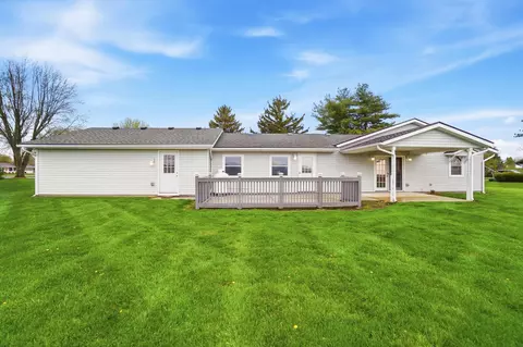 Exterior - 3715 Randee Ln, Springfield, OH 45502 photo 7 of 9