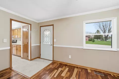 Entry Way - 3715 Randee Ln, Springfield, OH 45502 photo 1 of 2