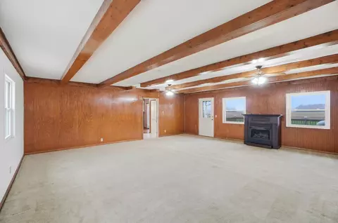 Living - 3715 Randee Ln, Springfield, OH 45502 photo 9 of 10