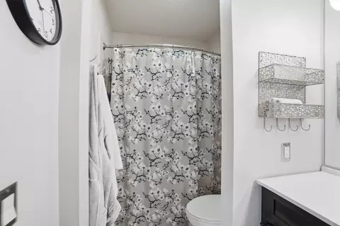 Bath - 3112 El Camino Dr, Springfield, OH 45503 photo 6 of 8