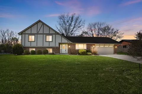 1651 N Laddie Ct, Dayton, OH 45432