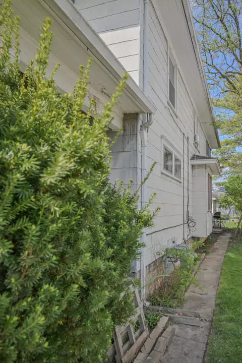 462-464 E Cecil St, Springfield, OH 45503 photo 4