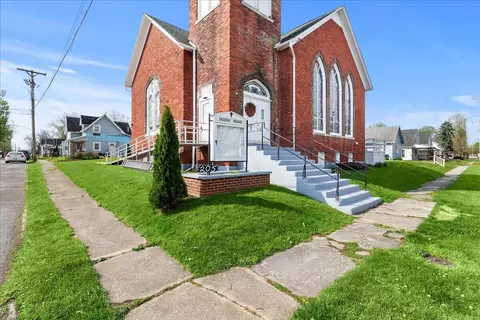 205 W Center St, West Mansfield, OH 43358