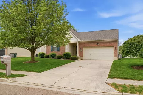 1840 Hunters Ridge Dr, Troy, OH 45373