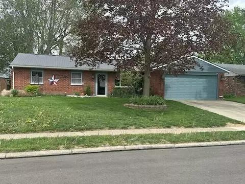 2483 E Foxchase Ct, Troy, OH 45373