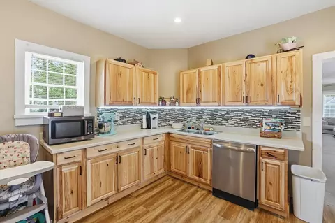 Kitchen - 1823 Edwards Ave, Springfield, OH 45503 photo 3 of 4