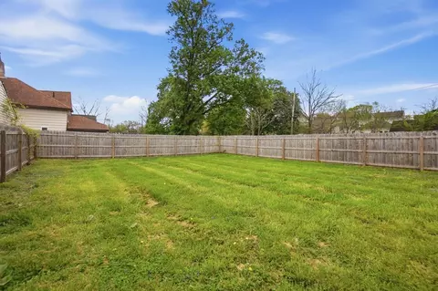 Exterior - 1823 Edwards Ave, Springfield, OH 45503 photo 6 of 7