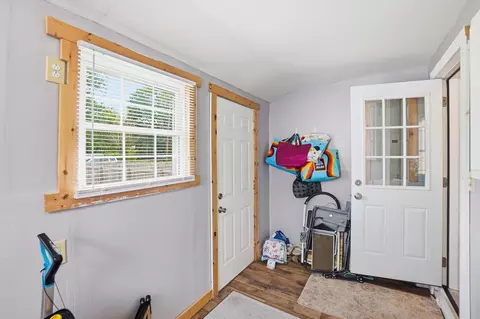 Entry Way - 1823 Edwards Ave, Springfield, OH 45503 photo 2 of 3