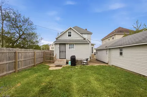 Exterior - 1823 Edwards Ave, Springfield, OH 45503 photo 4 of 7