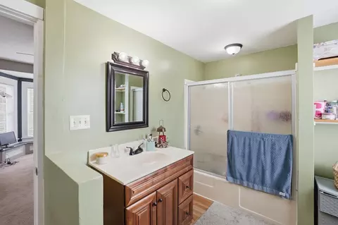 Bath - 1823 Edwards Ave, Springfield, OH 45503 photo 2 of 4