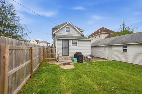 Exterior - 1823 Edwards Ave, Springfield, OH 45503 photo 3 of 7